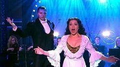 Елена Бахтиярова и Иван Ожогин — дуэт Кристины и Призрака из мюзикла «Призрак оперы». Вечерний Ургант. Фрагмент выпуска от 09.10.2014