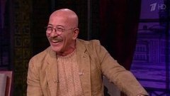 Автор-исполнитель Александр Розенбаум. Вечерний Ургант. Фрагмент выпуска от 17.06.2014