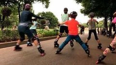 Как научиться кататься на роликах. Упражнение «фонарик». Доброе утро. Фрагмент выпуска от 31.07.2015