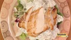 Теплый салат с курицей и соусом из корнишонов. Контрольная закупка. Фрагмент выпуска от 04.05.2017