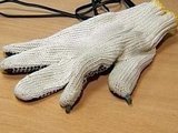 В Тюмени студент сделал компьютерный манипулятор из садовой перчатки