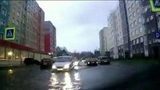 Последствия непогоды устраняют в Калининграде. Там за сутки выпало более трети месячной нормы осадков