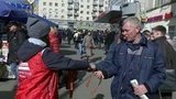 Георгиевские ленточки начали раздавать на улицах российских городов