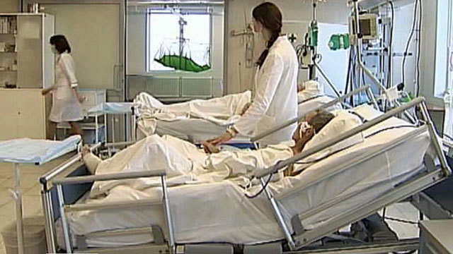 Палата реанимации. Палата интенсивной терапии при инсульте. Лечение инсульта в реанимации. Реабилитация в реанимации. Сколько в реанимации после инсульта.