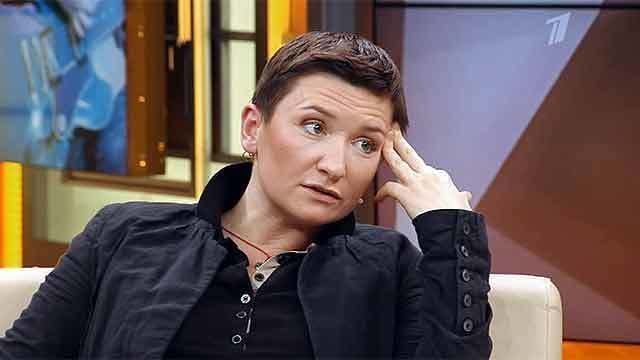 Диана Арбенина в программе «Наедине со всеми» на Первом канале (2013)