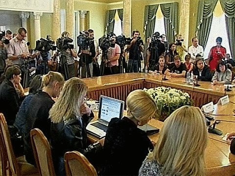 Сюжет о пресс-конференции Руслана Байсарова и Дени Байсарова в программе «Новости» на Первом канале (2009)