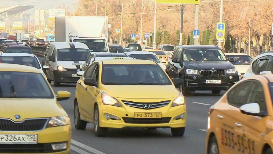 Каждое десятое ДТП в Москве происходит с участием таксистов. Толстой. Воскресенье. Фрагмент выпуска от 07.04.2019