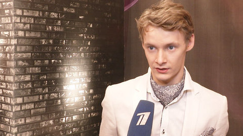 Финалист шоу «Танцуй!» Роман Десятков: «Вдохновляет, когда можешь своим творчеством изменить чью-то жизнь». За кадром. Танцуй!