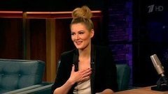 Актриса, депутат ГД РФ Мария Кожевникова. Вечерний Ургант. Фрагмент выпуска от 14.03.2016