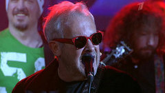 Машина Времени, Сергей Воронов, Николай Девлет-Кильдеев, Алексей Белов, Юрий Цалер и Стас Намин — «Satisfaction». Вечерний Ургант. Фрагмент выпуска от 27.06.2012