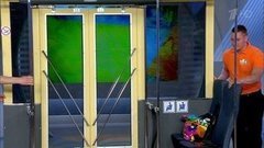 Как уберечься от вора в транспорте. Жить здорово! Фрагмент выпуска от 03.06.2016