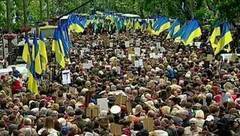 В Киеве в акции «Никто не забыт, ничто не забыто» приняли участие тысячи человек с портретами фронтовиков