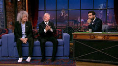 Музыканты группы Queen Брайан Мэй и Роджер Тейлор. Вечерний Ургант. Фрагмент выпуска от 29.06.2012