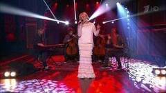 Лайма Вайкуле и DAGAMBA — «Par pedejo lapu». Вечерний Ургант. Фрагмент выпуска от 16.06.2017