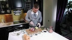 Мужчина на кухне. Доброе утро. Фрагмент выпуска от 06.03.2015