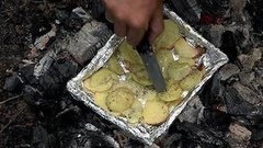 Как пожарить картофель в лесу. Доброе утро. Фрагмент выпуска от 04.09.2015