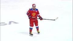 Микрофон на защитнике сборной России Никите Нестерове. Сборная России — сборная Канады. Кубок Первого канала по хоккею 2017