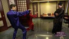 Марк Тишман и Яна Кошкина учатся боевому искусству. Звезды под гипнозом. Фрагмент выпуска от 05.08.2018