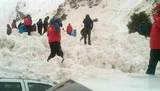 В Кабардино-Балкарии лавина сошла на автостоянку. Снежная волна сминала машины, как спичечные коробки