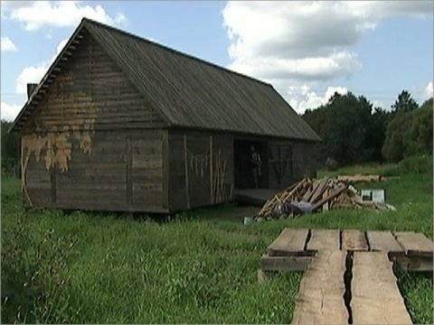 Построить новый сарай на месте старого