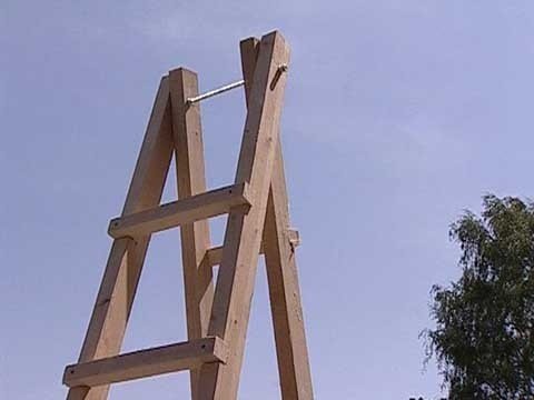 Лестница-стремянка своими руками из дерева: 4 рекомендации