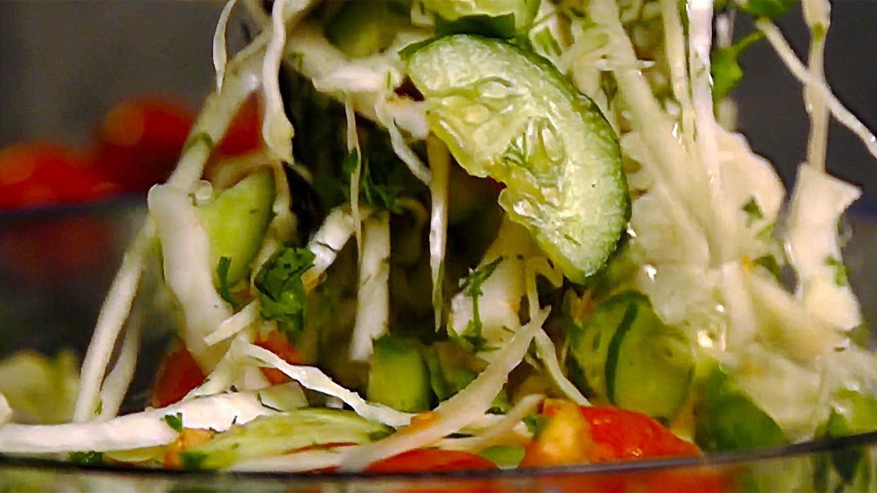 Теория заговора. Овощи и фрукты. Кадр из документального цикла