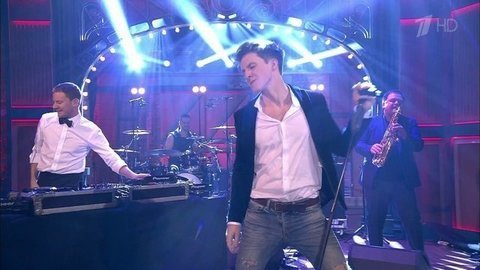 Smash и Ridley — «The Night Is Young». Вечерний Ургант. Фрагмент выпуска от 13.11.2015