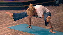 Йога от Валерии. Вечерний Ургант. Фрагмент выпуска от 15.04.2013