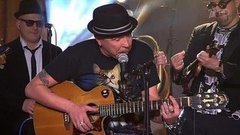 Гарик Сукачев — «Песня о нейтральной полосе». Вечерний Ургант. Фрагмент выпуска от 06.03.2015