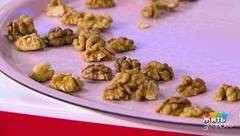 Грецкие орехи — для души и сердца. Жить здорово! Фрагмент выпуска от 06.09.2018