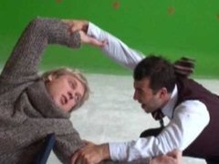 Репортаж со съемочной площадки фильма «Ёлки»: как снимали сцену драки героев Урганта и Светлакова. За кадром