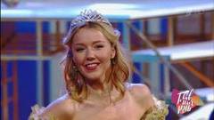 Юлианна Караулова — песня «Добрый жук» из фильма-сказки «Золушка». Главная роль. Фрагмент выпуска от 24.02.2019