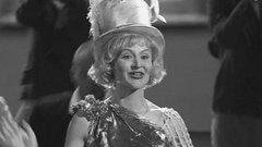 Натали. Любовь Орлова — Попурри из фильма «Весeлые ребята». Точь-в-точь. Первый сезон. Фрагмент выпуска от 18.05.2014