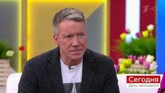 Алексей Кравченко: «Я как мужчина уверяю — весь быт на супруге!» Сегодня. День начинается. Фрагмент выпуска от 25.04.2019