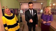 Иван читает Валерии пророческие стихи. Пролог. Вечерний Ургант. Фрагмент выпуска от 14.12.2015