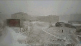 В нескольких российских регионах устраняют последствия мощного снежного шторма