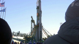 Повышенное внимание приковано к космодрому Байконур, откуда через несколько часов стартует пилотируемый корабль «Союз»