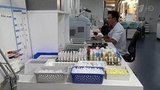 В Женеве приостановлены испытания вакцины от вируса Эболы