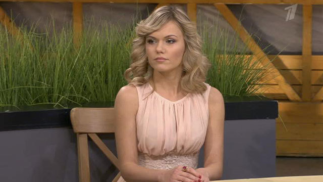 прогулка молодоженов. фотосессия жениха. костюм жениха на свадьбу. передача жених. невеста.