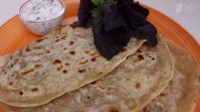Кутабы (азербайджанские чебуреки). Крымский кутаб. Янтык крымский. Чебуреки на сухой сковороде. Кутаб с зеленью.
