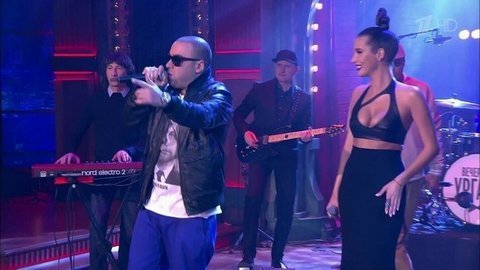 A'Studio и Centr — «Далеко». Вечерний Ургант. Фрагмент выпуска от 25.03.2016