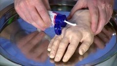 Ошибки при пользовании солнцезащитным кремом. Жить здорово! Фрагмент выпуска от 19.05.2016