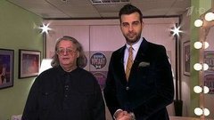 Иван зачитывает Александру Градскому письмо от заинтересованных зрителей. Пролог. Вечерний Ургант. Фрагмент выпуска от 31.10.2014