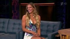 Серебряная медалистка Рио по плаванию Юлия Ефимова. Вечерний Ургант. Фрагмент выпуска от 08.09.2016