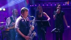 Игорь Бутман и группа «Фрукты» — «Happy». Вечерний Ургант. Фрагмент выпуска от 13.02.2014