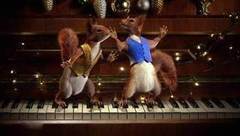 Новый год близко. Белки атакуют Первый канал. «Пианино»