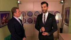 Иван приветствует главного романтика эстрады Александра Малинина. Пролог. Вечерний Ургант. Фрагмент выпуска от 10.02.2016