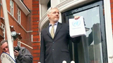 Джулиан Ассанж должен будет покинуть посольство Эквадора в Лондоне, где скрывается от угрозы ареста и выдачи США