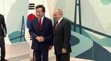 Владимир Путин предложил премьеру Японии заключить мирный договор до конца года