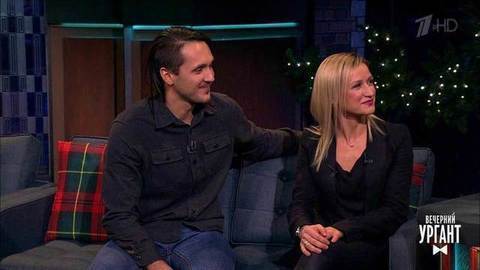 Олимпийские чемпионы по фигурному катанию Татьяна Волосожар и Максим Траньков. Вечерний Ургант. Фрагмент выпуска от 27.12.2017